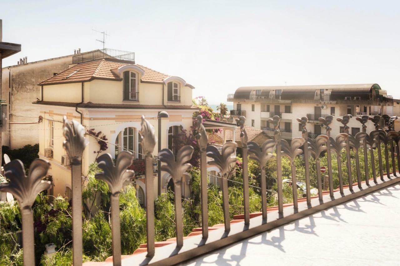 Palazzo Eugenia Suites Vasto Exteriör bild