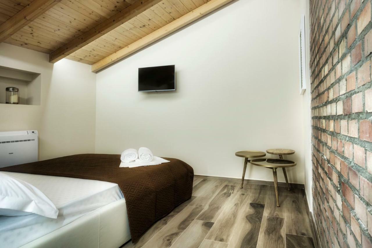 Palazzo Eugenia Suites Vasto Exteriör bild